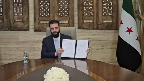 الشرع يمسك ببنود الاتفاقية