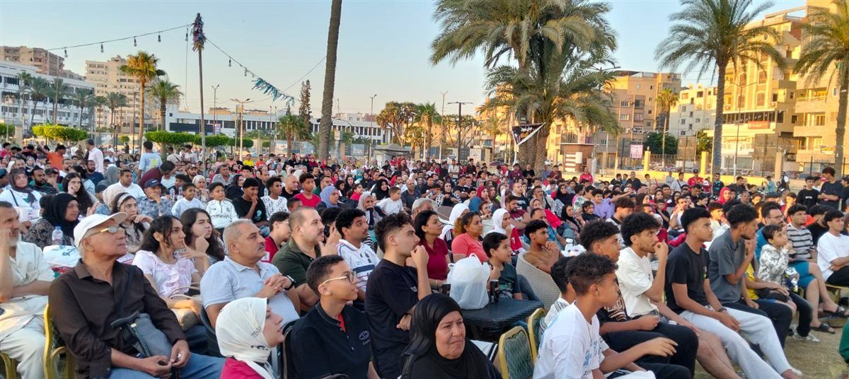 جانب من متابعة الماتش بالإسماعيلية، فيتو