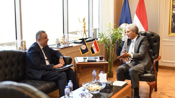 وزير السياحة والآثار يلتقي سفير مصر لدى الولايات المتحدة قبل سفره إلى واشنطن