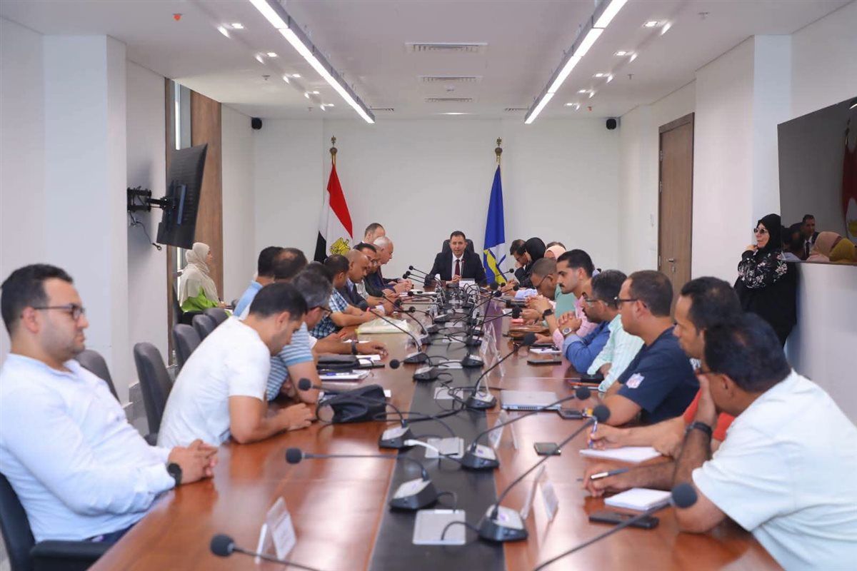 محافظ دمياط يتابع مستجدات تنفيذ خط مياه كفر سليمان رأس البر
