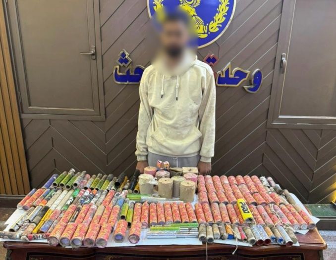 إدار صفحة لبيع الألعاب النارية عبر مواقع التواصل انتهت حكايته فى الكلابشات بالغربية 