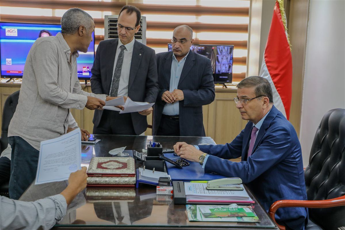 وزير الزراعة وعدد من أعضاء مجلس النواب، فيتو