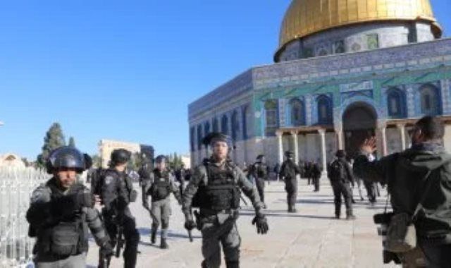 محافظة القدس تحذر من مسار ممنهج لتغيير هوية المسجد الأقصى