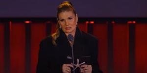 يسرا
      تعتذر
      عن
      عدم
      حضور
      جنازة
      صلاح
      السعدني
      لهذا
      السبب