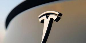 "تسلا"
      تسجل
      أسوأ
      أداء
      لها
      منذ
      7
      سنوات