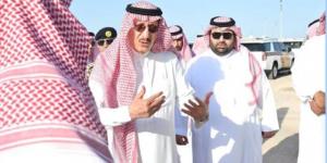 أمير
      جازان
      يتفقد
      عدداً
      من
      المشروعات
      السياحية
      والتنموية
      بمحافظة
      جزر
      فرسان