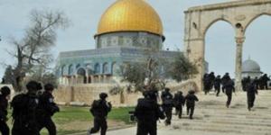 مستوطنون إسرائيليون يقتحمون المسجد الأقصى بحماية شرطة الاحتلال