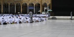 كيف يبقى رخام صحن المطاف باردا نهارا؟