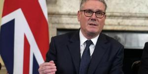 ستارمر يناقش مع ترامب الخيارات العسكرية بشأن «هرمز»