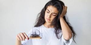 «لصحة شعرك».. عادات يومية بسيطة تمنع التساقط فوراً