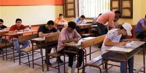 سر "المفرش البني والمسطرة الشفافة" في تداول امتحان اللغة الأجنبية الثانية للثانوية العامة