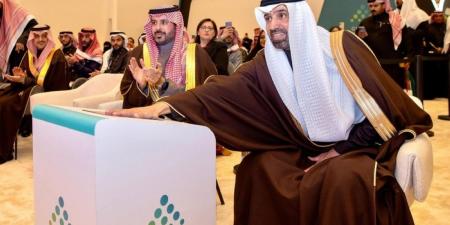 وزير الموارد البشرية
يدشن مبادرة الإرشاد المهني الشامل