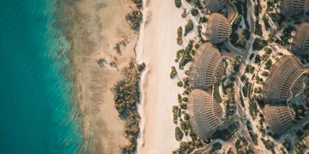 جزيرة شورى" تستقطب العائلات بعروض وتجارب مميزة