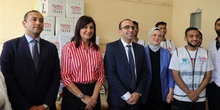 نائب محافظ الإسماعيلية ورئيس الأمانة الفنية للتحالف الوطني يشهدان انطلاق قافلة "إيد واحدة" بقرية الحجاز