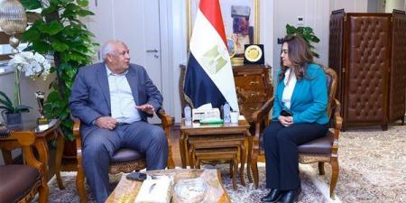 وزيرة التنمية المحلية والبيئة تتابع مع محافظ مطروح الموقف التنفيذي لمشروعات الخطة الاستثمارية