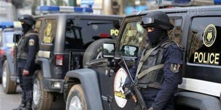 أخبار الحوادث اليوم: سقوط أمين شرطة مزيف بتهمة النصب على أهالي نزلاء مراكز الإصلاح.. ضبط نصف طن مخدرات و139 قطة سلاح.. ونهاية "مستريح" المراهنات والعملات المشفرة في قبضة الأمن