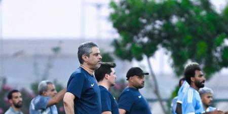 معتمد جمال يعقد جلسة مع جهازه المعاون قبل مران الزمالك اليوم