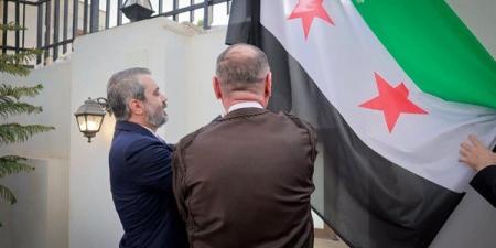 الشيباني يفتتح مقر السفارة السورية في العاصمة الليبية طرابلس (صور)