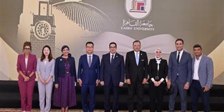 رئيس جامعة القاهرة يستقبل وفد "هواوي" لإنشاء مركز للتميز في تكنولوجيا المعلومات