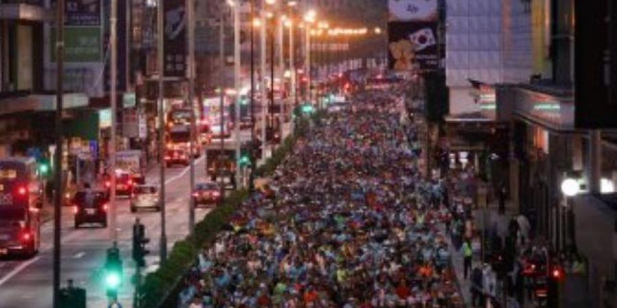 وفاة شخص وإصابة 842 آخرين بماراثون فى هونج كونج