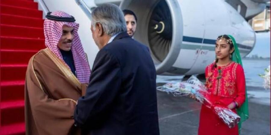 وزير
      الخارجية
      يصل
      باكستان
      في
      زيارة
      رسمية
      لبحث
      سبل
      تعزيز
      التعاون