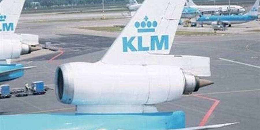 5
      شركات
      طيران
      تلغي
      رحلاتها
      إلى
      إسرائيل
      بعد
      الهجوم
      على
      إيران