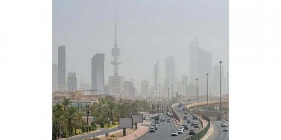 طقس
بارد
ورياح
نشطة
مثيرة
للغبار
وانخفاض
للرؤية
على
بعض
المناطق