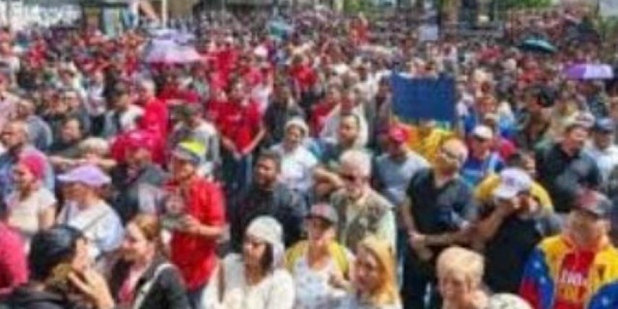احتجاجات حاشدة في فنزويلا تطالب بعودة مادورو واحترام السيادة الوطنية.. فيديو