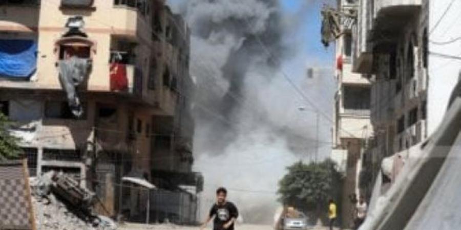 استشهاد 4 فلسطينيين وإصابة آخرين بقصف إسرائيلي على خيمة للنازحين جنوب غزة