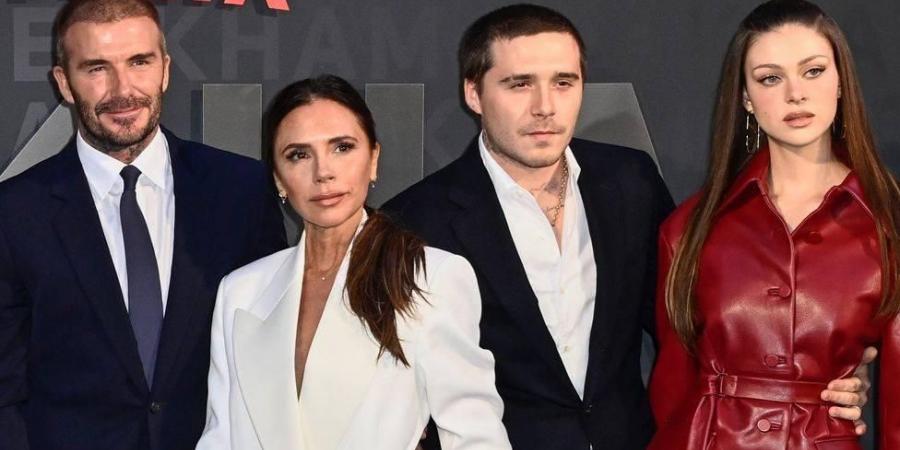 أزمة عائلية في بيت بيكهام: الابن يطلب من والديه التواصل عبر محاميه فقط