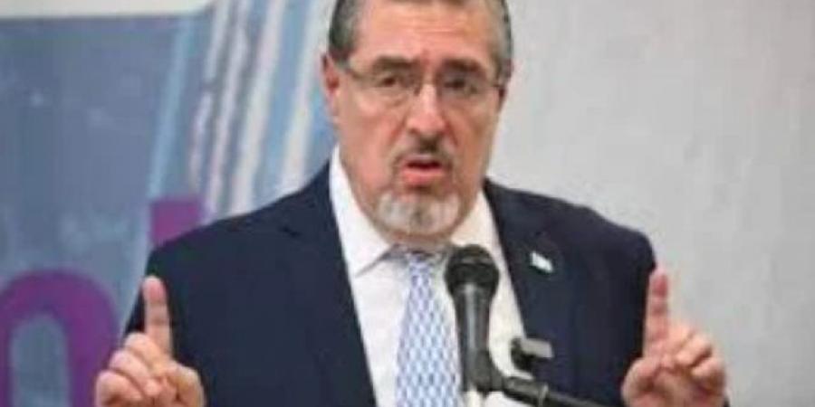 رئيس جواتيمالا يعلن حالة الطوارئ لمدة 30 يومًا بعد هجمات العصابات