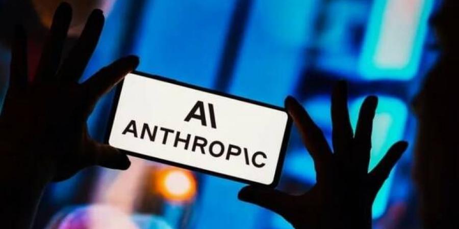 المستثمرون يتحولون لشركة Anthropic مع تراجع الطلب على أسهم OpenAI
