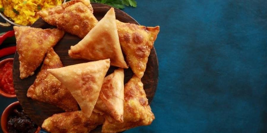 سموم "تهدد الصحة" مع مدفع الإفطار: السمبوسك والقطايف خطر على القلب والمعدة