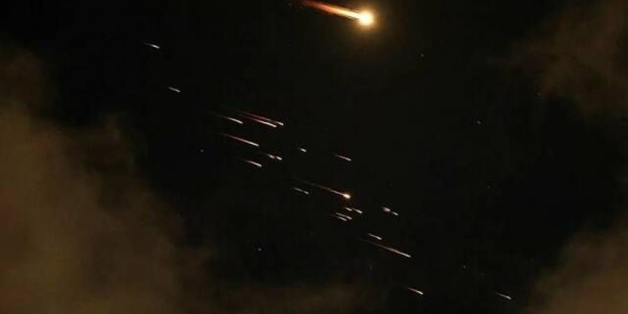 دول الخليج تترقب الهدنة بحذر وسط استمرار اعتراض الصواريخ الإيرانية