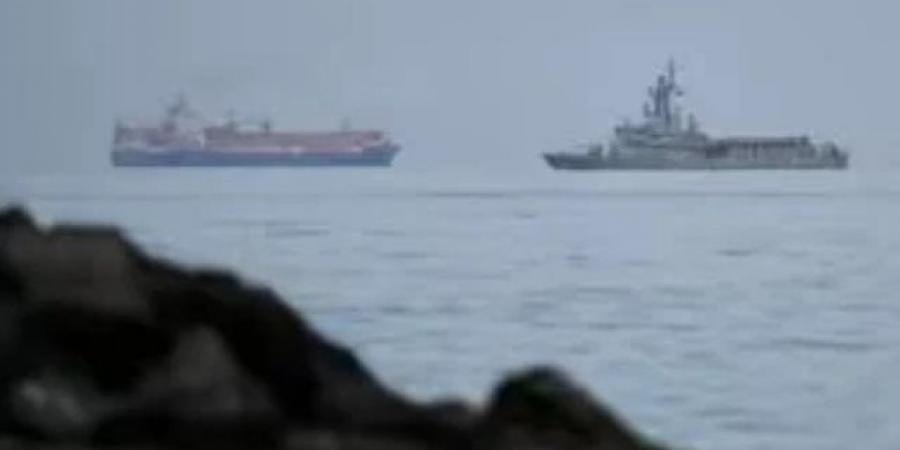 إفراج جزئى عن طاقم سفينة “توسكا”.. واستمرار المساعى لإطلاق باقى المحتجزين