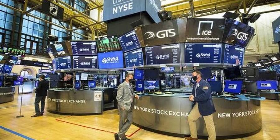 تراجع عقود "وول ستريت" الآجلة بعد تهديدات ترامب لإيران