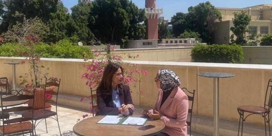 جيهان زكي تبحث مع محافظ الوادي الجديد تعزيز الخدمات الثقافية