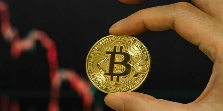 البيتكوين تستقر بانتظار الفيدرالي.. و"يوني سواب" تخطف الأضواء