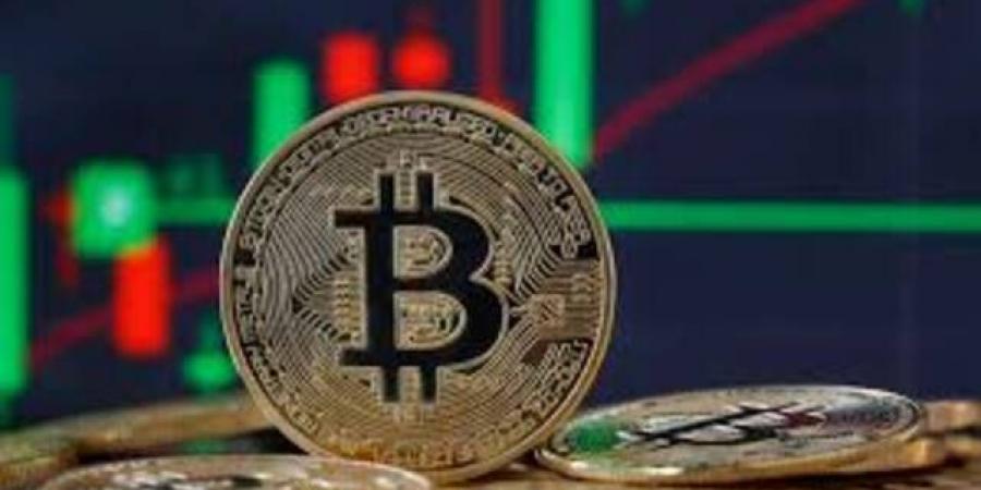 بيتكوين تهبط لـ62 ألف دولار مع شكوك حول محادثات السلام
