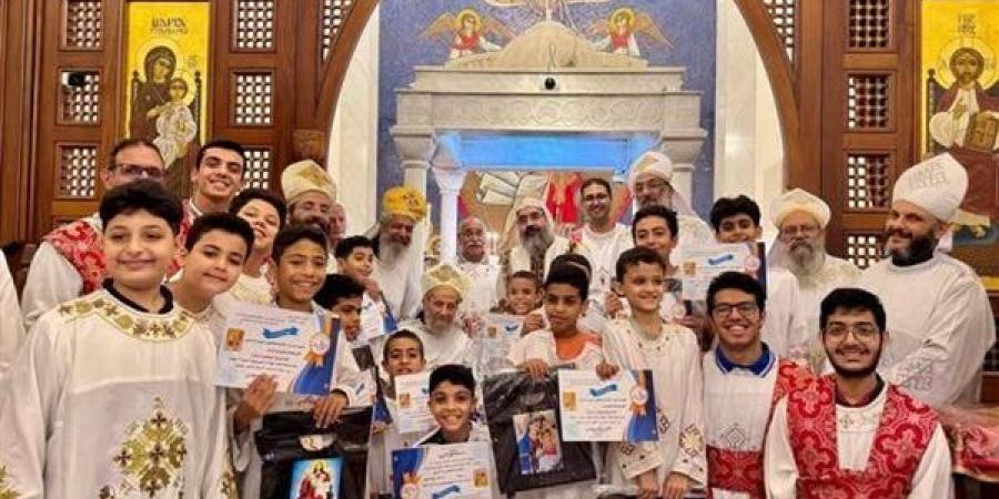 الأنبا أكسيوس يرسم شمامسة جدد للخدمة في إيبارشية المنصورة
