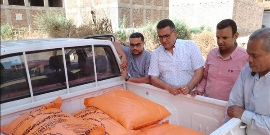 ضبط 70 شيكارة سماد محظور تداوله في جرجا بسوهاج