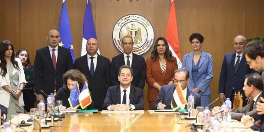 توقيع اتفاق لتمويل مشروع الصناعة الخضراء المستدامة بقيمة 45 مليون يورو