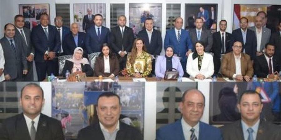 وفد تنسيقية شباب الأحزاب يناقش مع قيادات "الحركة الوطنية" عددًا من القضايا المهمة