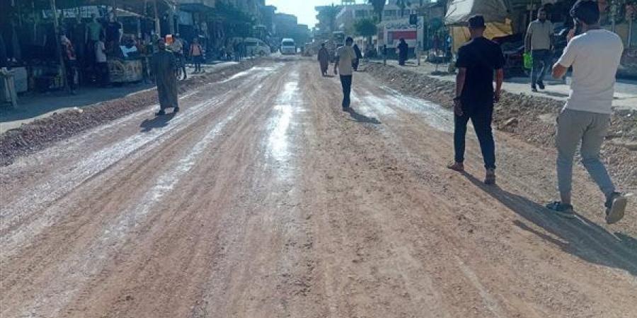محافظ الإسكندرية: استمرار رصف الطرق لتحسين السيولة المرورية والارتقاء بجودة الخدمات المقدمة للمواطنين