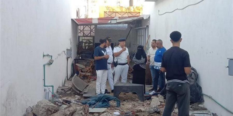 تحرير 19 محضرًا للنباشين وأصحاب مخازن فرز المخلفات غير المرخصة بالإسماعيلية