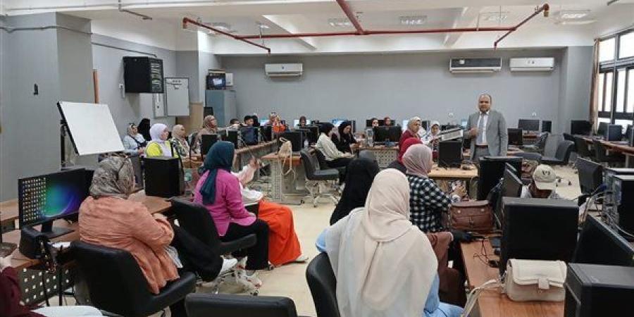 "الذكاء الاصطناعي بين النظرية والتطبيق" في دورة تدريبية بجامعة دمنهور (صور)