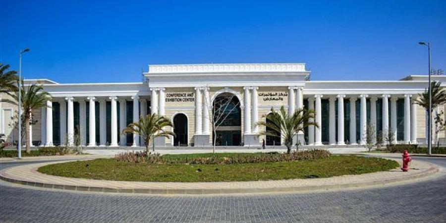 وزيرة الإسكان تتابع الموقف التنفيذي للمشروعات التنموية بالعلمين الجديدة