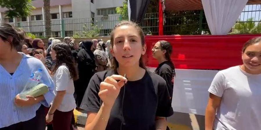 "مفيش سؤال مباشر والنحو صعب قوي"، طالبات الثانوية العامة بالجيزة يشتكين من امتحان العربي (فيديو)