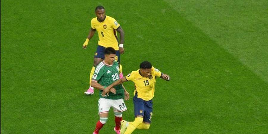 كينيونيس يفتتح التسجيل لمنتخب المكسيك في شباك الإكوادور (فيديو)