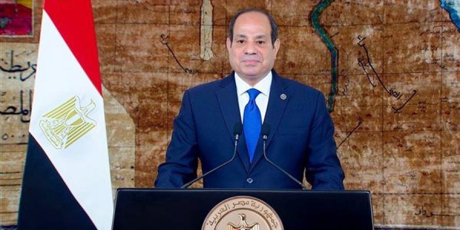 السيسي يوجه الحكومة بفتح قنوات التواصل مع المواطنين والاستماع لآرائهم